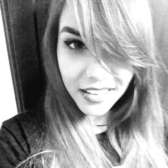 Meet your Posher, Lexi - Picture 1 of 1